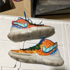 Nike SpongeBob SquarePants x Kyrie 5 Pineapple House Size 12